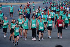 BIB: 51821, 5108, 50531, 52820, 152738, 52426, 53172, 52954, 50572, 
                            <button type="button" onclick="openModal(10525746)" class="btn btn-primary btn-sm float-right btn-popup" data-toggle="modal" data-target=".modal-high-quality">
                        <i class="fas fa-shopping-cart"></i> Add to Cart
                    </button>
                                            <button type="button" onclick="isThisMe(10525746, true)" class="btn btn-success btn-sm float-right btn-popup btn-isme hidden" data-toggle="tooltip" data-placement="bottom" title="นี่คือรูปของคุณใช่ไหม คลิกที่นี่เพื่อเอาเข้าอัลบั้ม">
                        <i class="fas fa-plus"></i> Add to album
                    </button>
                    <button type="button" onclick="isThisMe(10525746, false)" class="btn btn-warning btn-sm float-right btn-popup btn-isnotme hidden">
                        <i class="fas fa-ban"></i> Remove from album
                    </button>